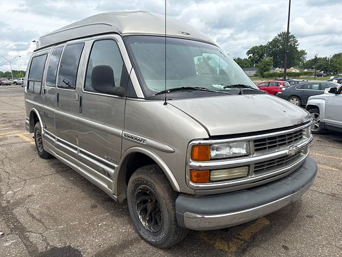 2002 CHEVROLET EXPRESS 1500 - Thumbnail 2