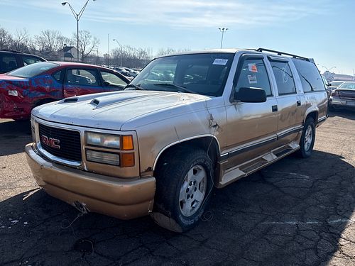 1998 GMC SUBURBAN 1500 - Thumbnail 1