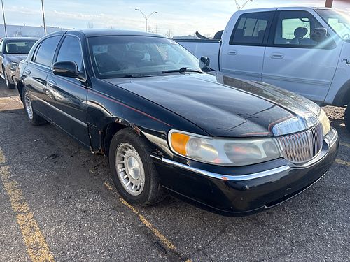 2001 LINCOLN TOWN CAR - Thumbnail 2