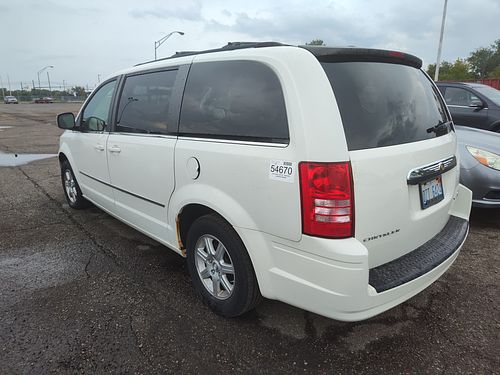 2010 CHRYSLER TOWN COUNTRY - Thumbnail 4