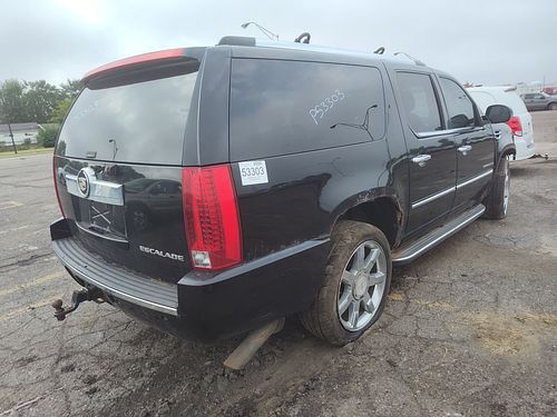 2010 CADILLAC ESCALADE - Thumbnail 3