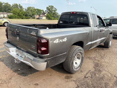2005 DODGE DAKOTA - Thumbnail 3
