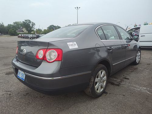 2006 VOLKSWAGEN PASSAT - Thumbnail 3