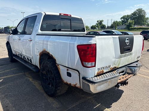 2004 NISSAN TITAN - Thumbnail 4