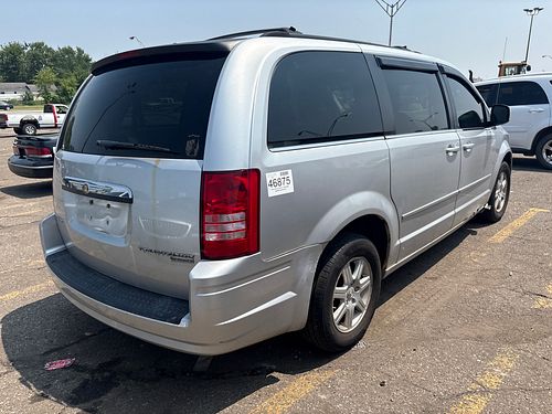 2010 CHRYSLER TOWN COUNTRY - Thumbnail 3
