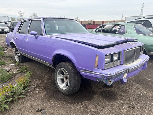 1986 PONTIAC BONNEVILLE - Thumbnail 2