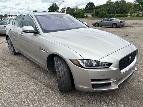 2017 JAGUAR XE - Thumbnail 2