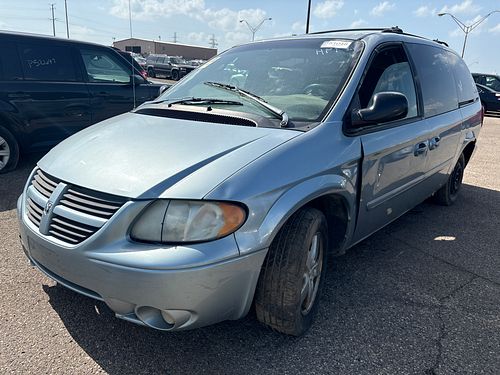2005 DODGE CARAVAN - Thumbnail 1